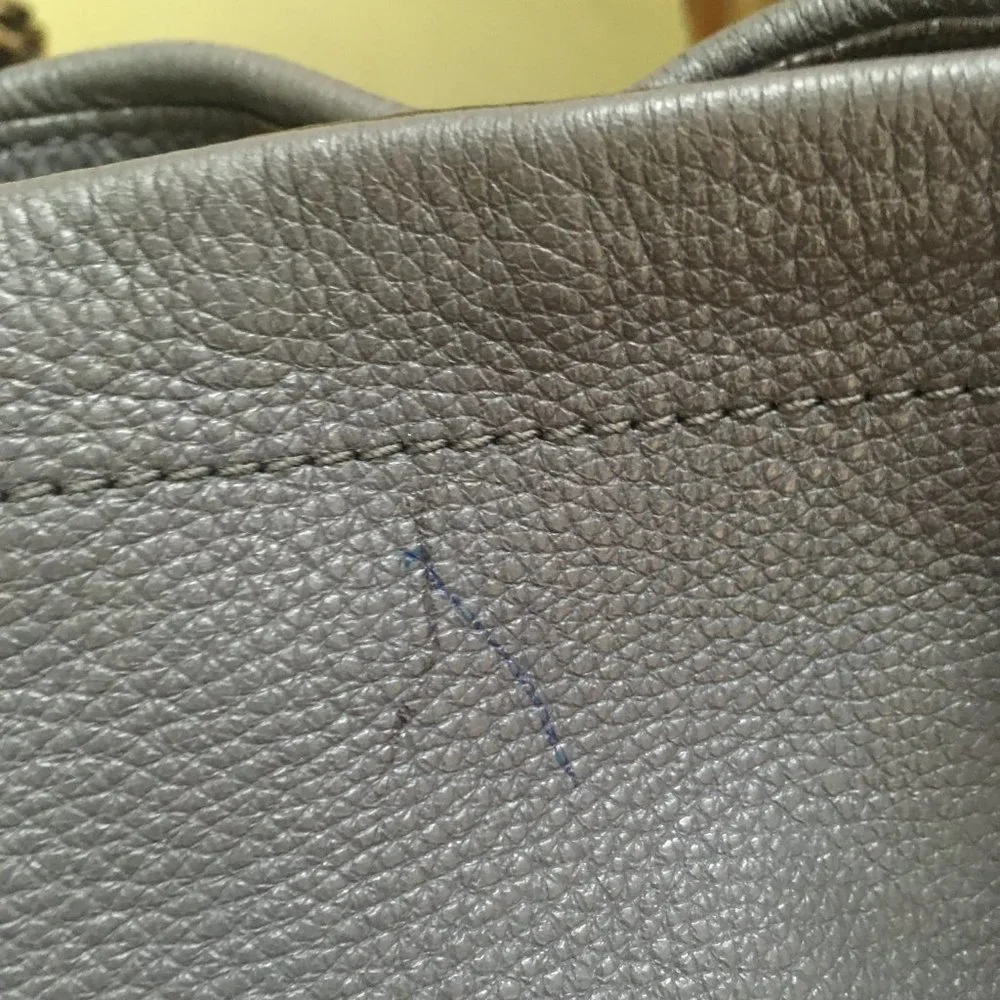 Authentic Coach Avery Hobo Bag - Picture 10 of 16